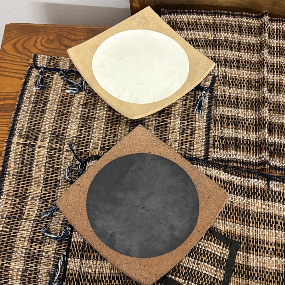 Modern Japanese-style plates with Circular Inlay - Set of 2